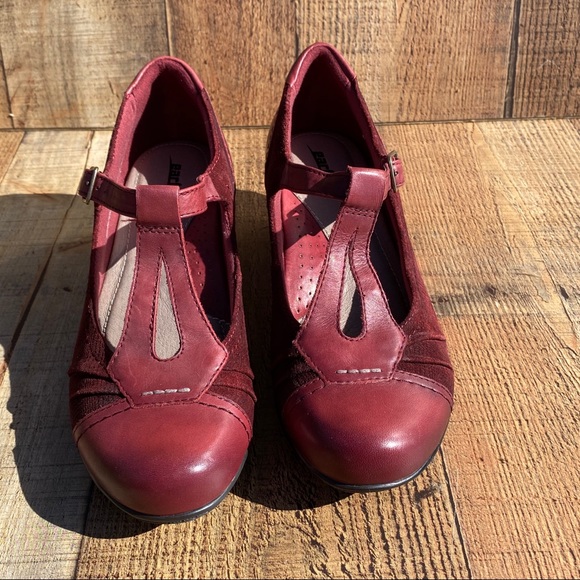 Earth Shoes - Earth Wanderlust Mary Janes Red Leather 8.5